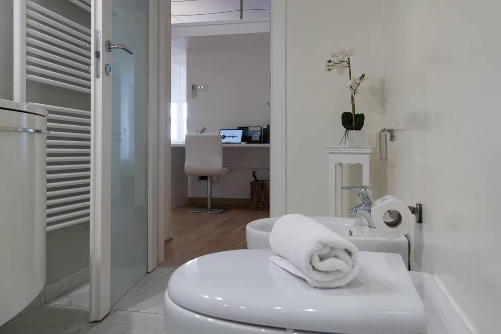 Apartments Trieste Centro I Imbriani 12 ภายนอก รูปภาพ